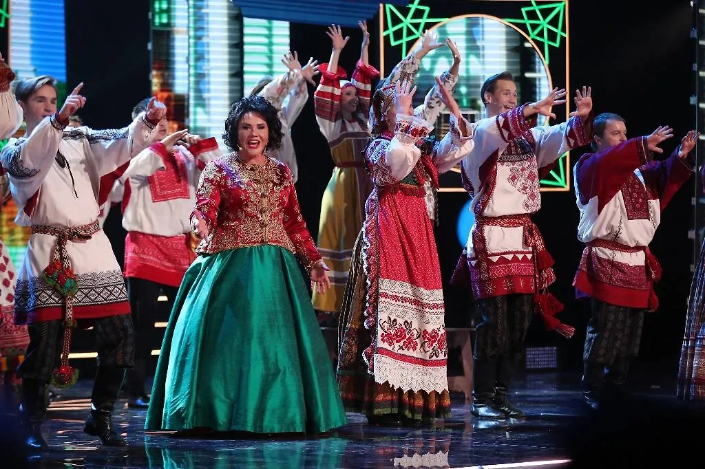 Надежда Бабкина во время юбилейного концерта в своём театре. Обложка © ТАСС / Михаил Терещенко