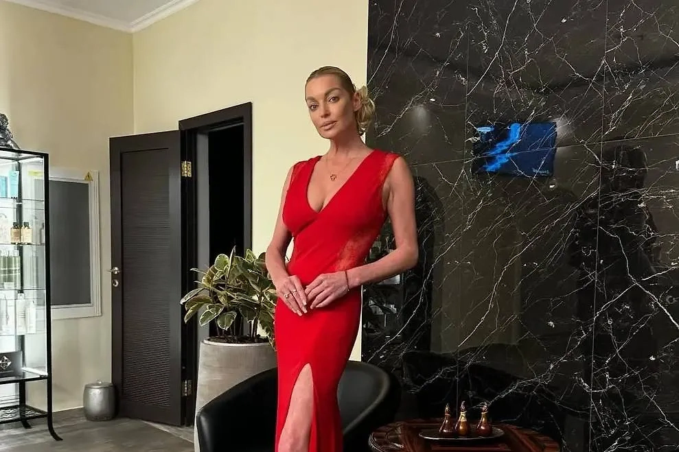 Анастасия Волочкова. Обложка © Instagram (признан экстремистской организацией и запрещён на территории Российской Федерации) / volochkova_art