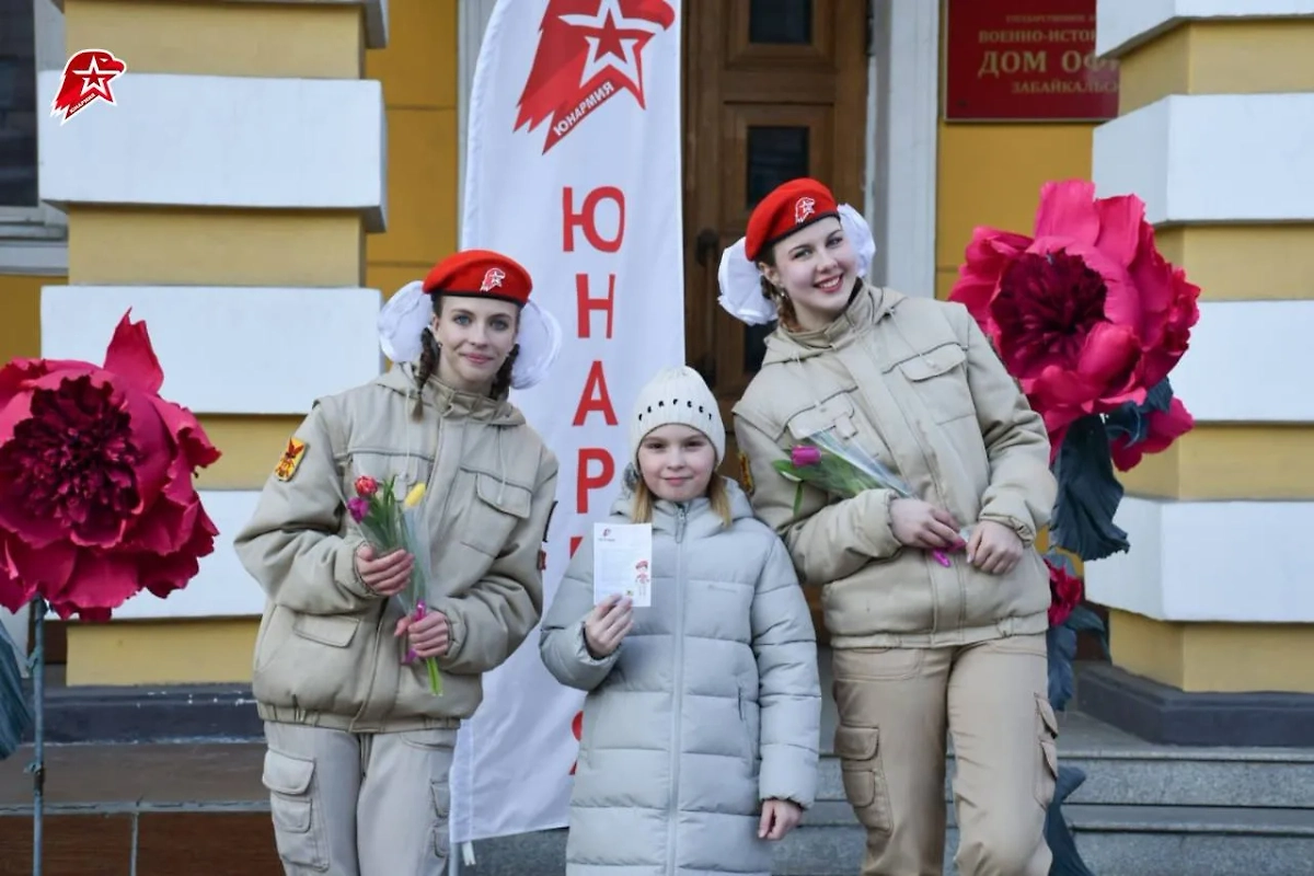 Ежегодная акция «Километр красоты». Фото © VK / Юнармия