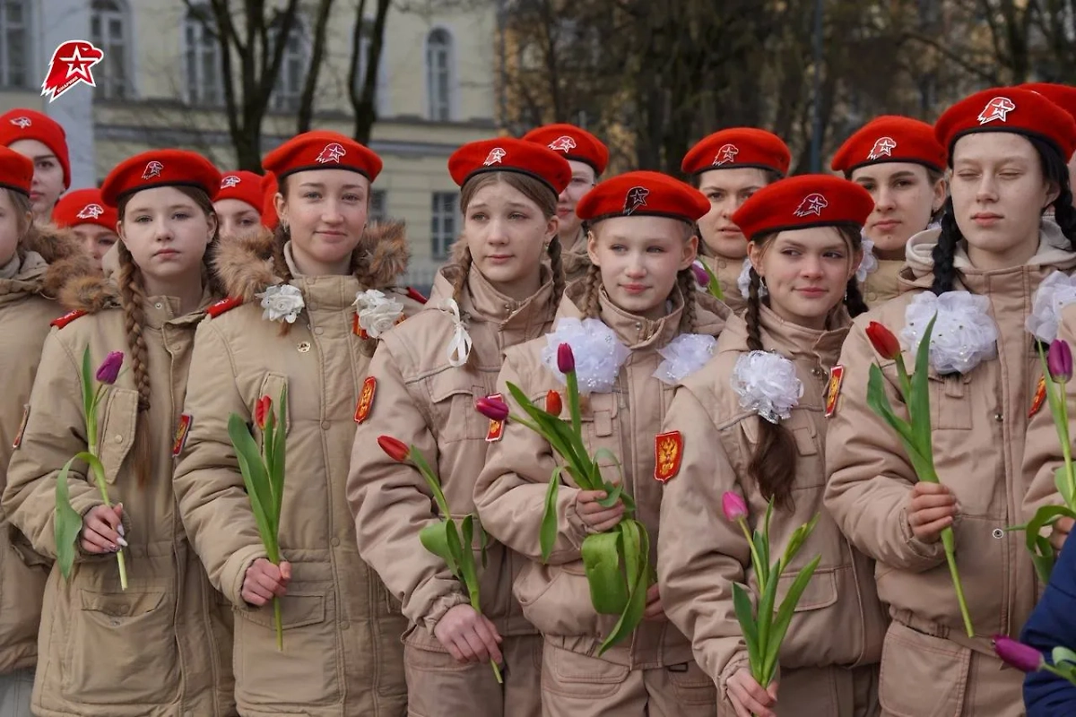 Ежегодная акция «Километр красоты». Фото © VK / Юнармия