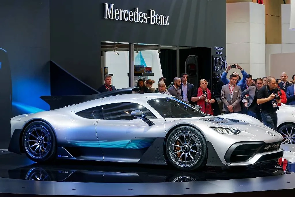Mercedes-AMG One. Обложка © Shutterstock / FOTODOM / Zoran Karapancev