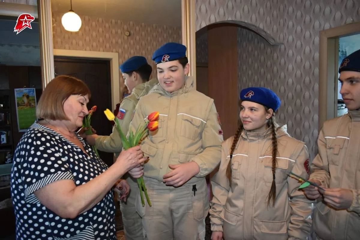 Ежегодная акция «Километр красоты». Фото © VK / Юнармия