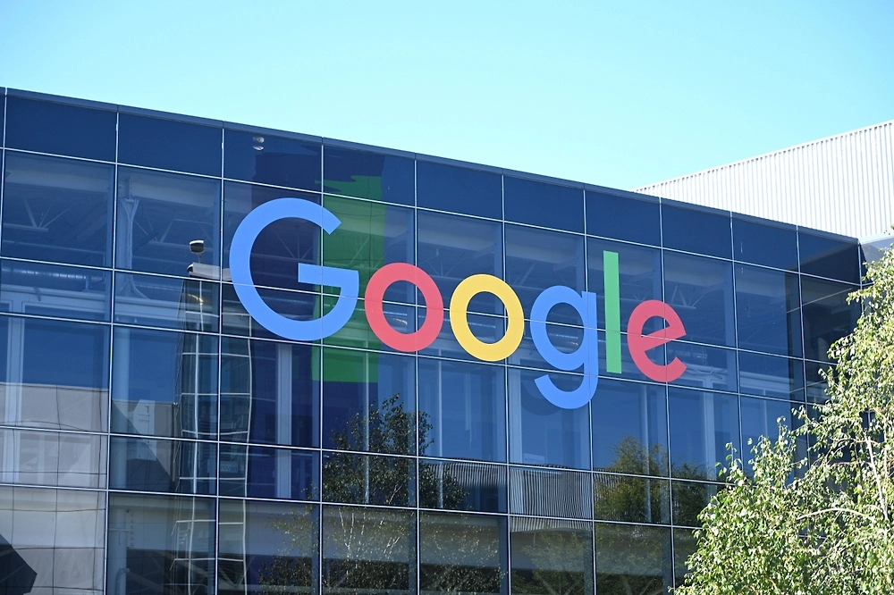 Обложка © Shutterstock / FOTODOM / Bumble Dee