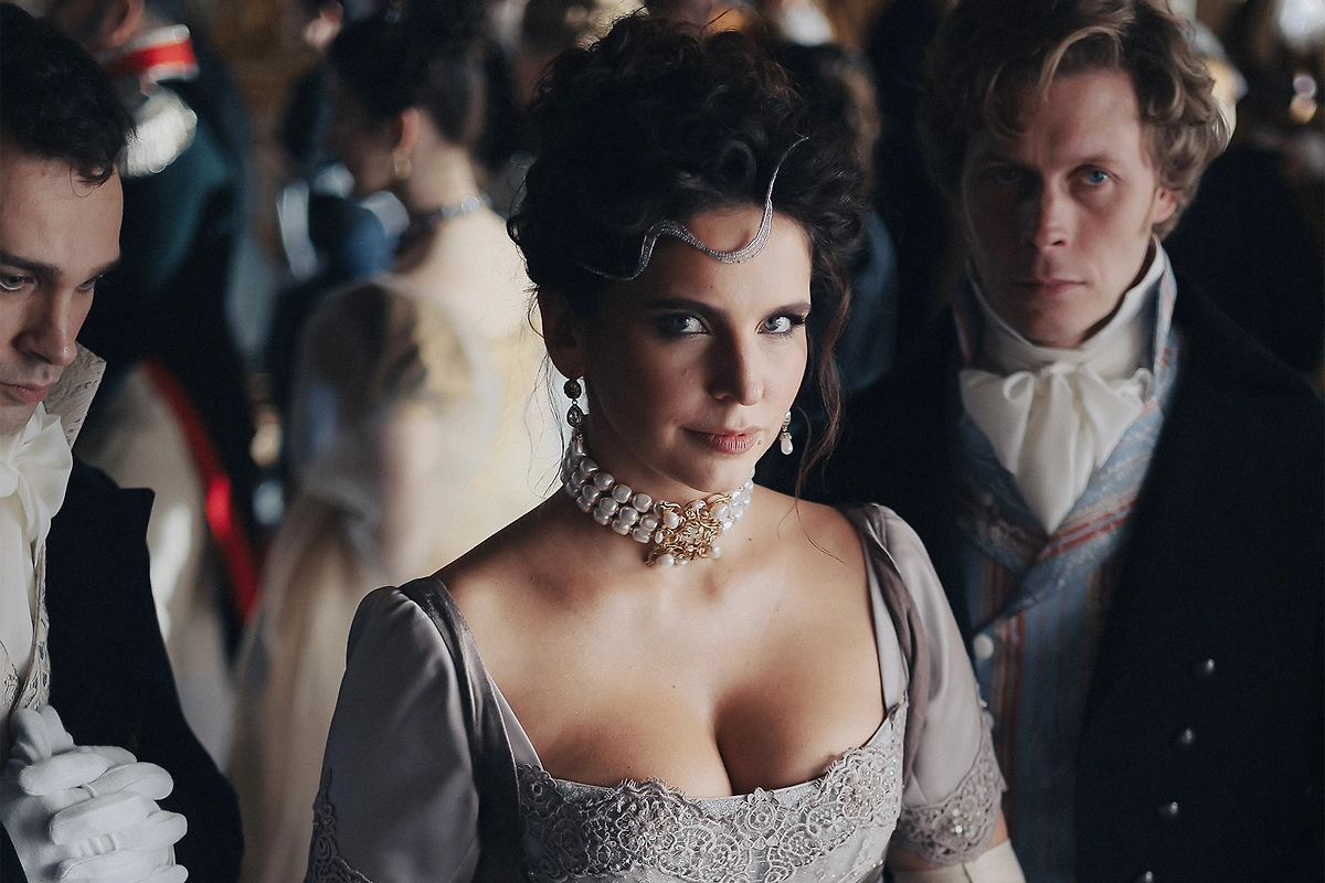 Супруга Андреасяна станет «злом» Элен. Фото © «Война и мир», режиссёр Сарик Андреасян, сценарий Алексей Гравицкий, Лев Толстой / Kinopoisk