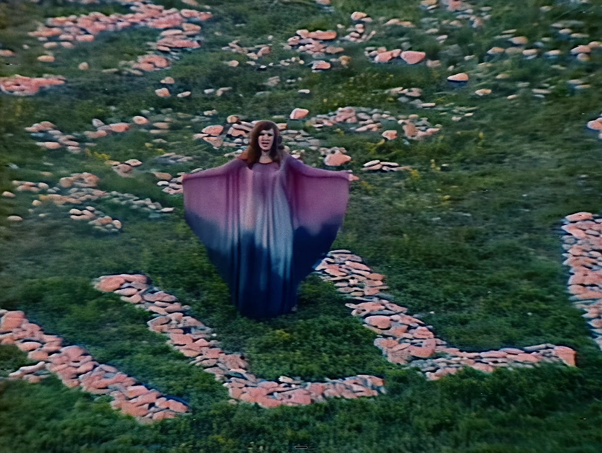 Алла Пугачёва: 10 хитов, которые изменили её образ и покорили страну. Фото ©&nbsp;Youtube / Алла Пугачёва