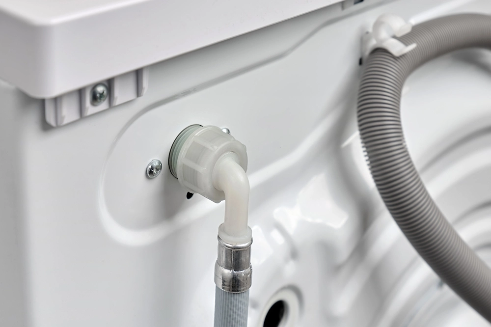 Как продлить срок службы стиралки: лайфхаки, которые надо знать. Фото ©&nbsp;Shutterstock / FOTODOM / SergeyKlopotov