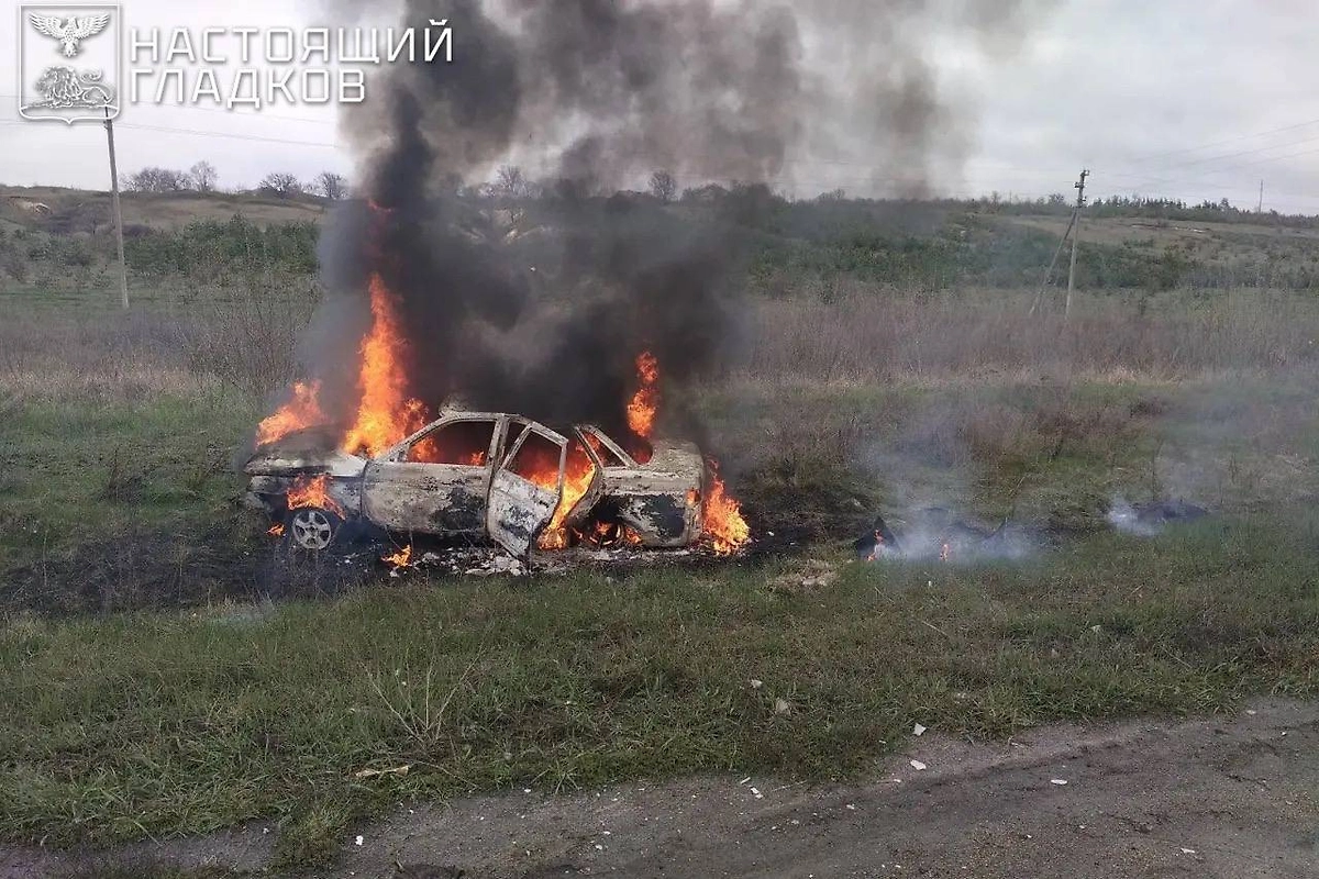 Авто уничтожено огнём в селе Маломихайловка. Фото © Telegram / Настоящий Гладков
