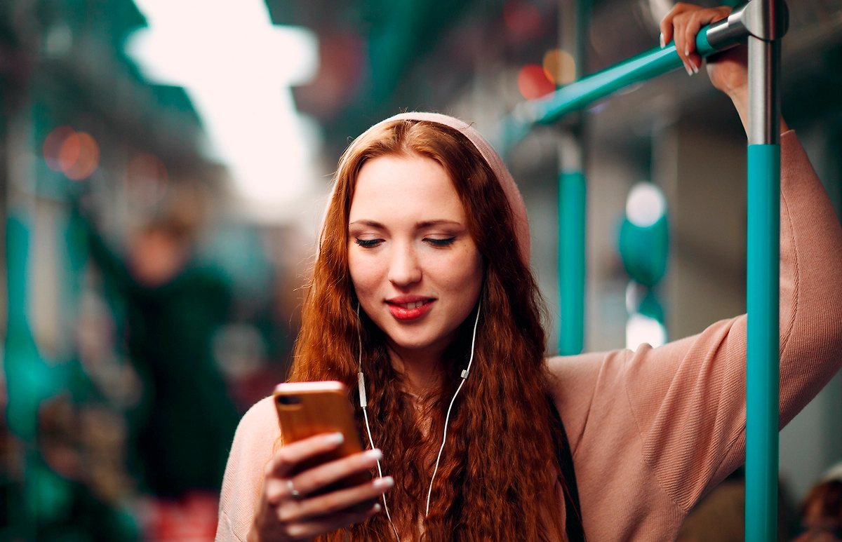 Специалисты выявили баги смартфонов. Обложка © Shutterstock / FOTODOM / Max4e Photo