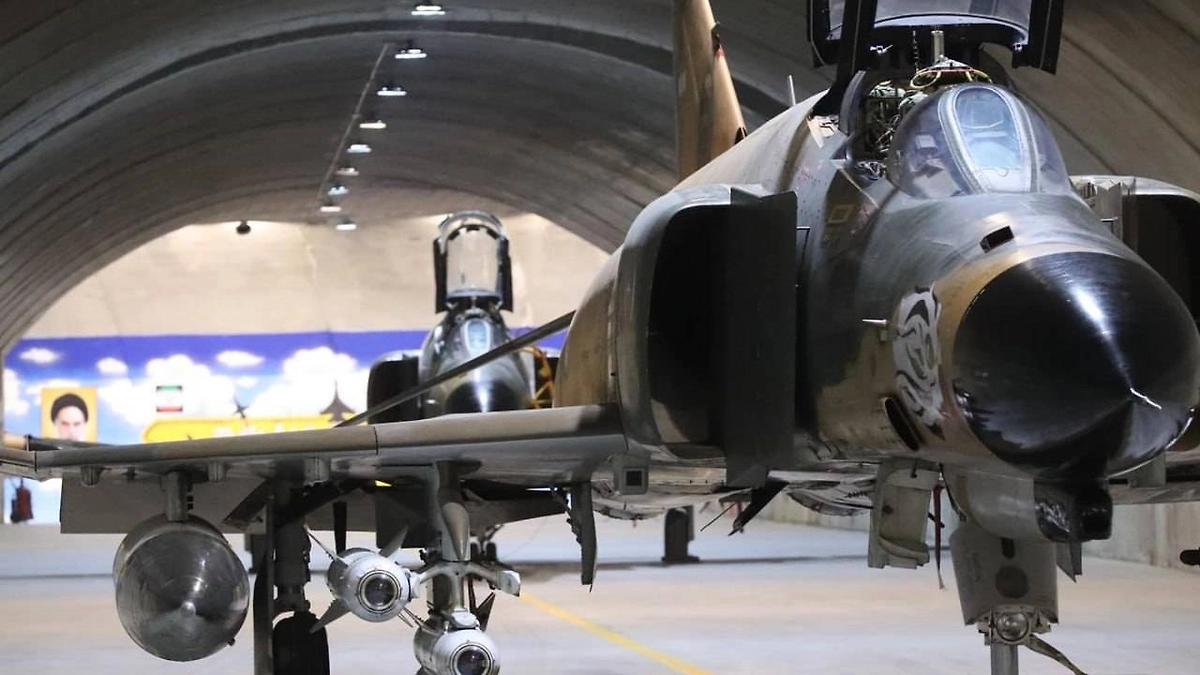 На подземных авиабазах Ирана спрятаны сотни «Фантомов», МиГов и крупных БПЛА. Фото © VK / Юрий Лямин