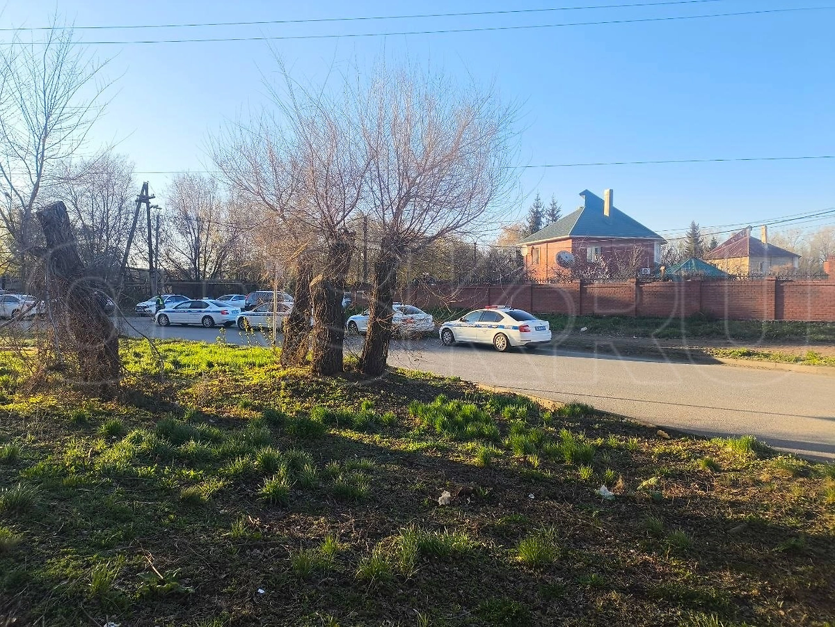 Появилось фото с места смертельной перестрелки с полицейскими в Оренбуржье. Фото © ORSK.RU 18+