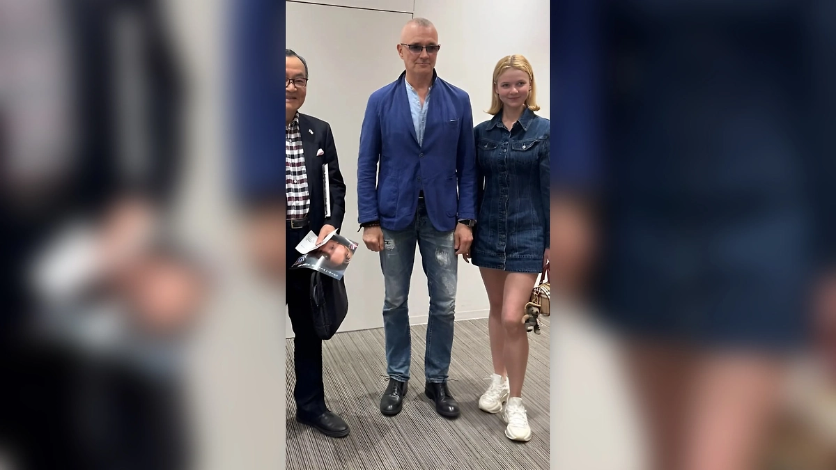 48-летний актер Бероев опубликовал фото с 21-летней женой. Фото © Telegram / Егор Броев