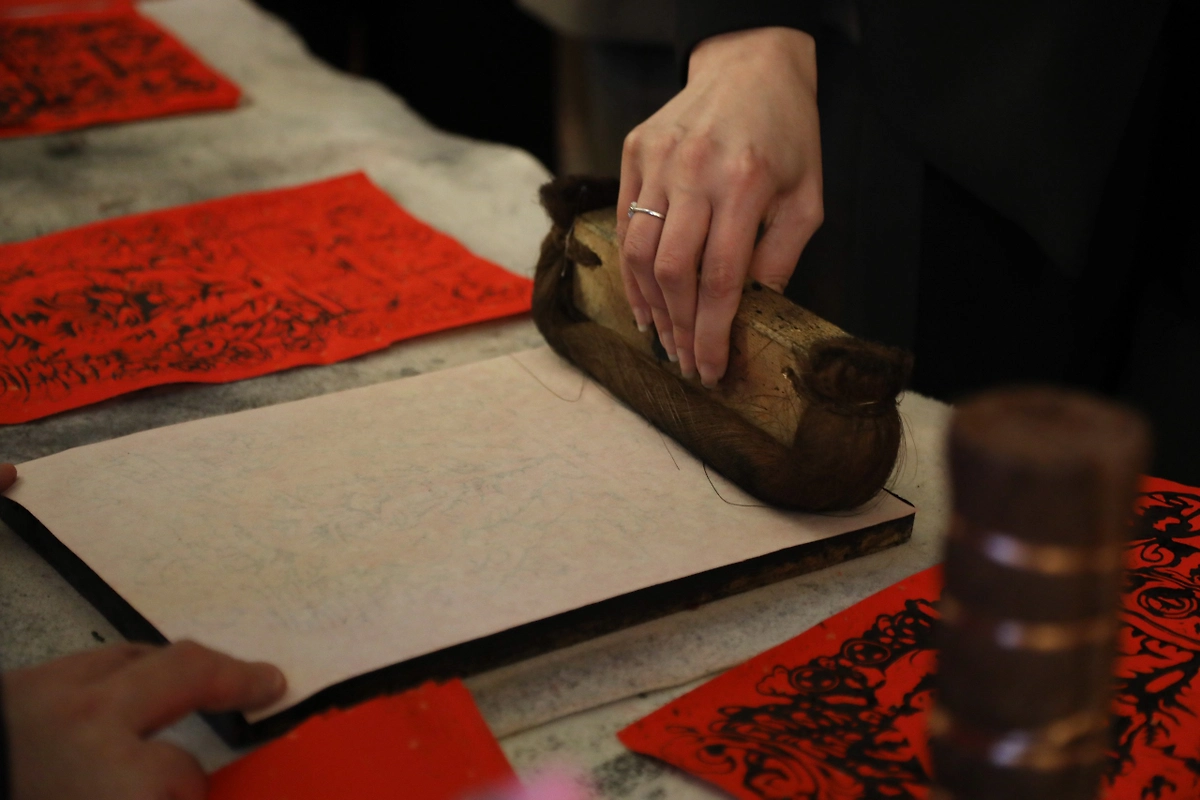 В китайском посольстве в Москве прошёл день открытых дверей. Фото © Life.ru