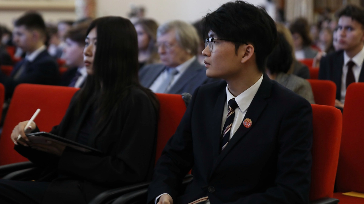 В китайском посольстве в Москве прошёл день открытых дверей. Фото © Life.ru