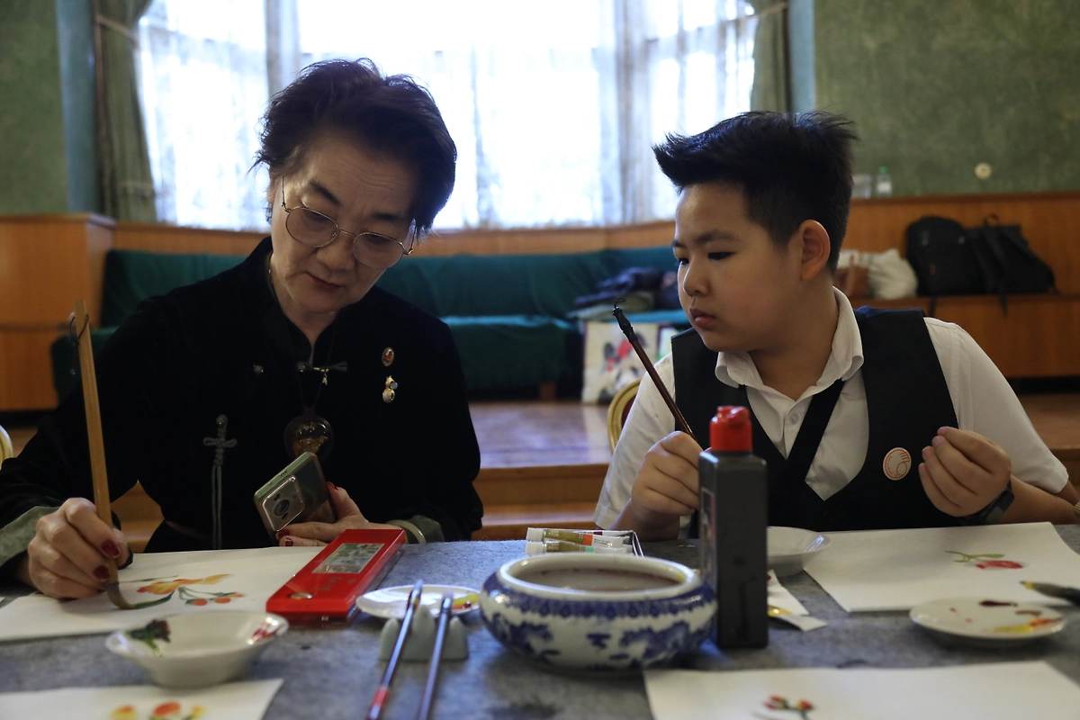 В китайском посольстве в Москве прошёл день открытых дверей. Фото © Life.ru