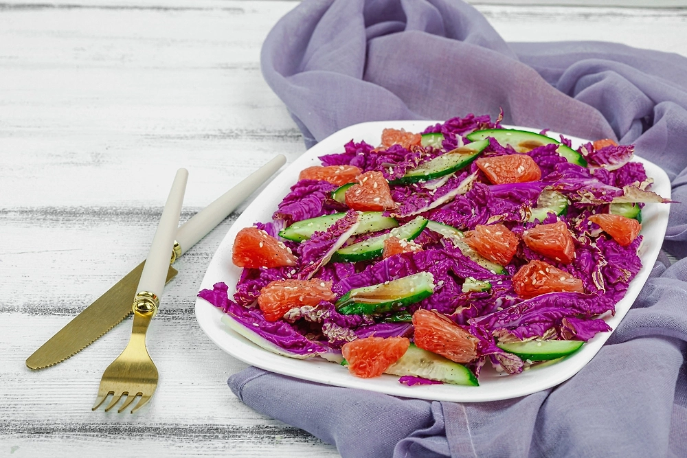 Салат из краснокочанной капусты. Фото © Shutterstock / FOTODOM / Fuzull Hanum