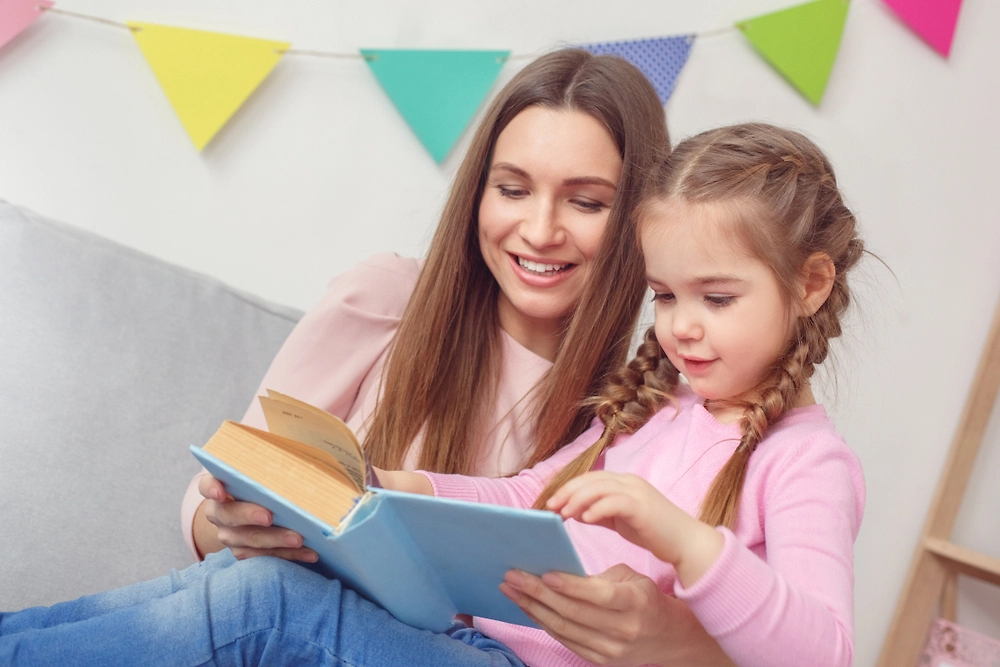 Книги по возрасту: что делать, если ребёнку скучно читать? Фото © Shutterstock / FOTODOM / Viktoriia Hnatiuk