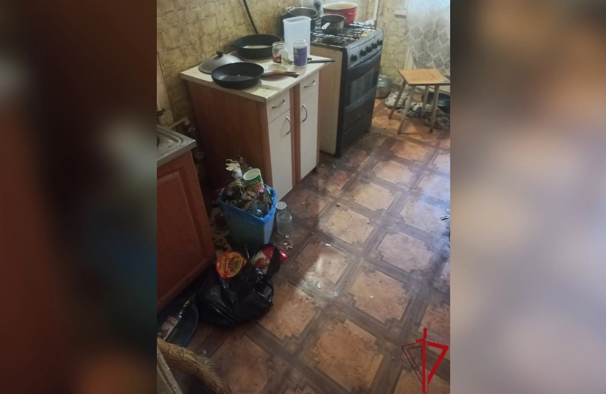 Квартира, откуда спасли мальчика в Ленобласти. Фото © 78.rosguard.gov.ru