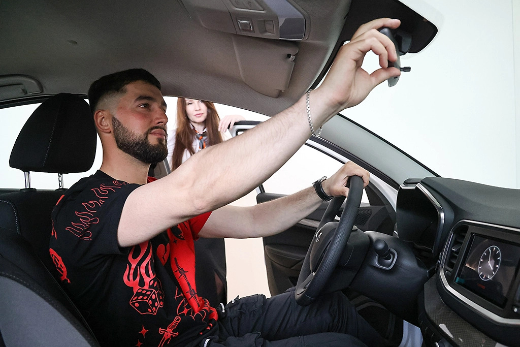 Зачем «АвтоВАЗ» предлагает подписку. Фото © ТАСС / Сергей Карпухин