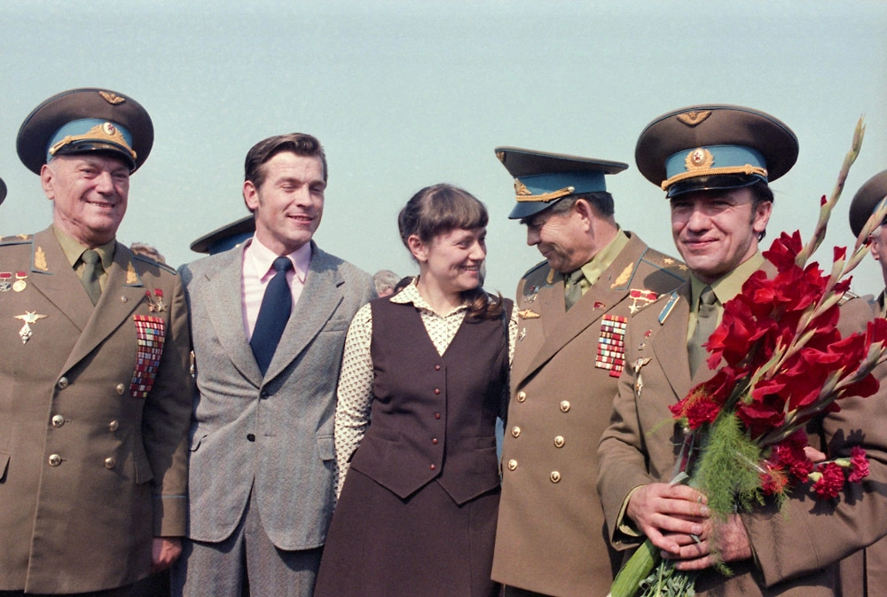 Почему гладиолусы считались символом мужества в Советском Союзе. Фото © ТАСС / Кузьмин Валентин, Пушкарев Альберт