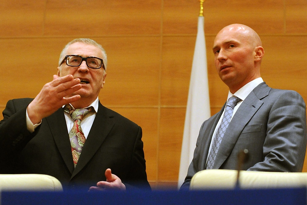 Лидер ЛДПР Владимир Жириновский и руководитель фракции ЛДПР в Госдуме Игорь Лебедев. Фото © ТАСС / Станислав Красильников