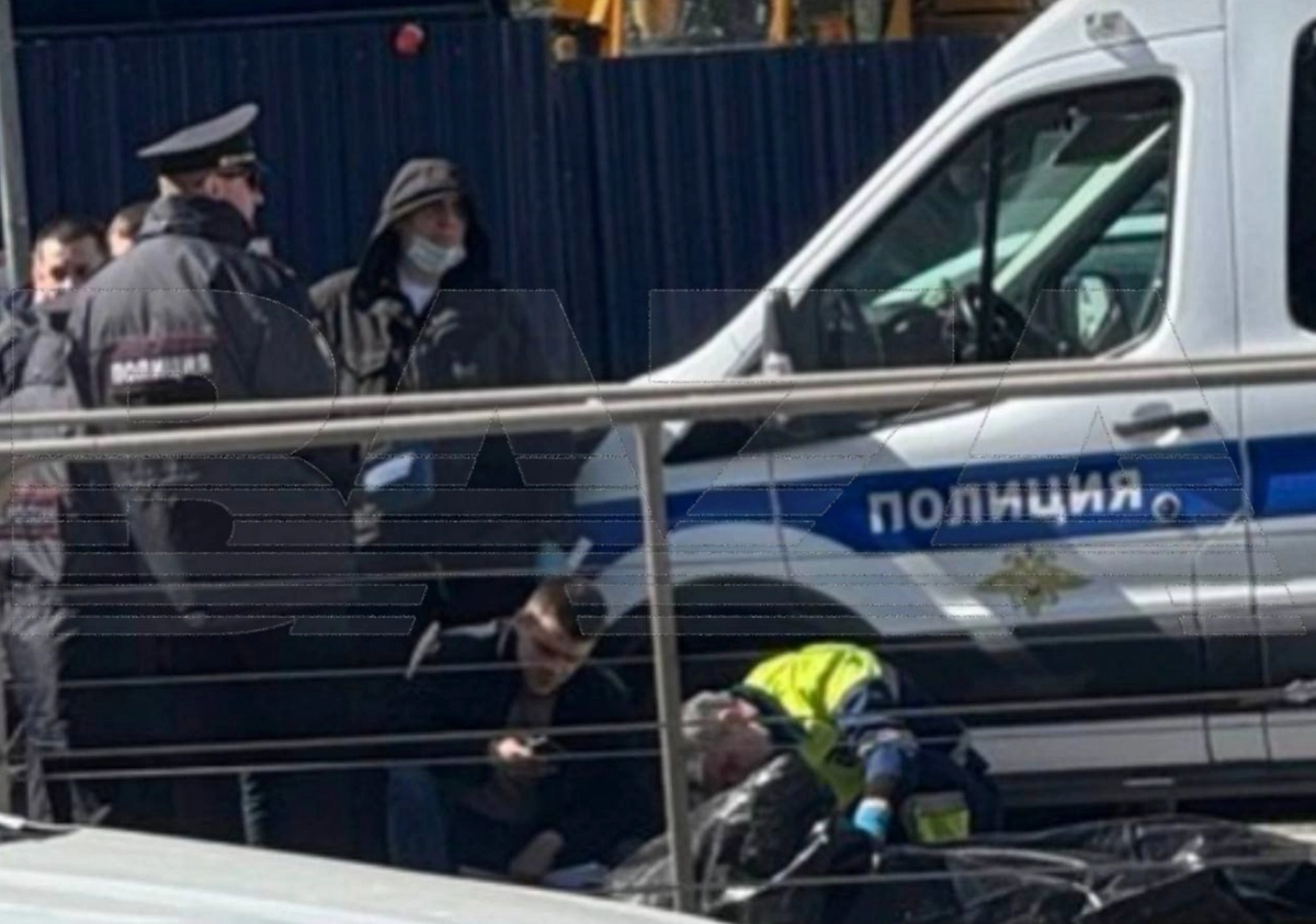 В Москве останки человека нашли в люке. Фото © Telegram / Baza