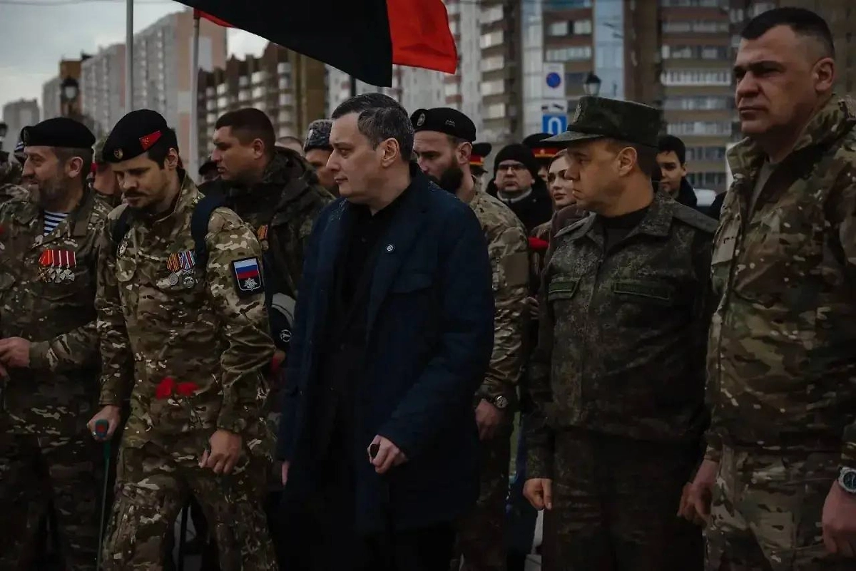 В Курской области почтили память погибших в годовщину освобождения от ВСУ. Фото © Telegram / Александр Хинштейн