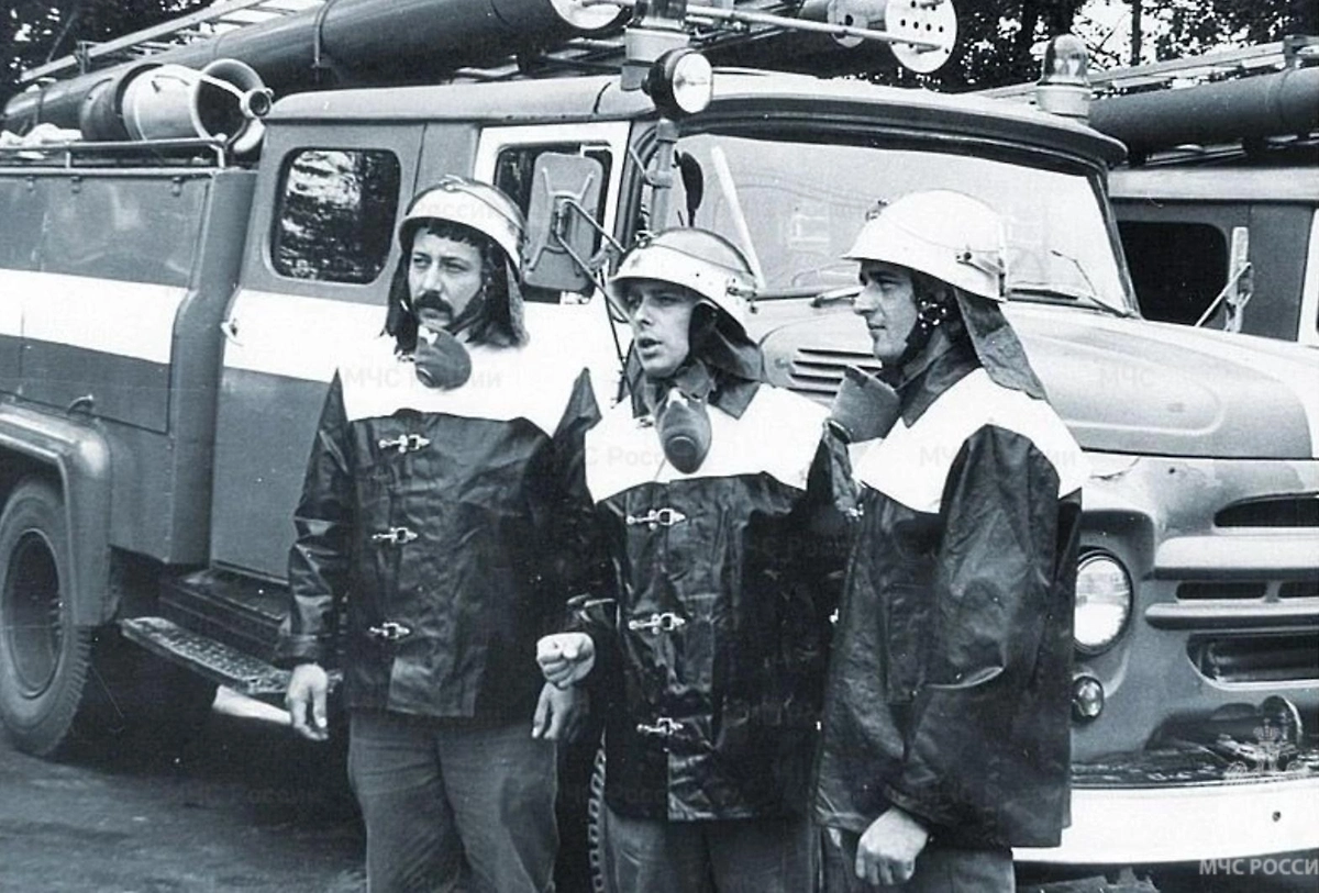 В МЧС наградили 98 ликвидаторов Чернобыльской аварии в преддверии 40-й годовщины. Фото © МЧС России