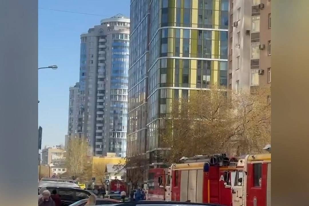 Жильцы 14 квартир в Екатеринбурге пока не вернулись домой после атаки БПЛА