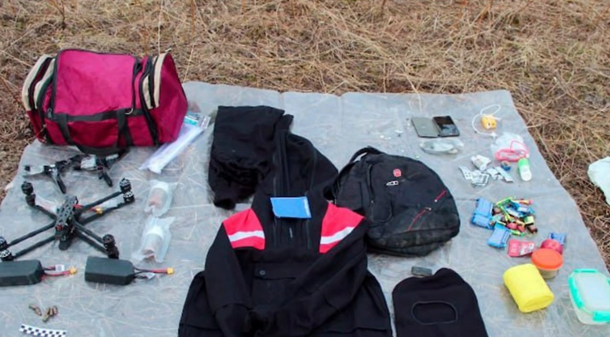 Содержимое схрона в Коми. Фото © ФСБ России