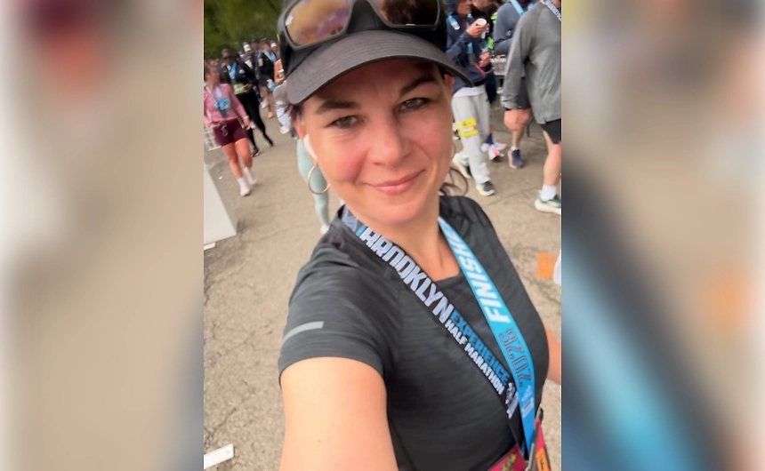 Анналена Бербок во время марафона. Фото © Instagram (признан экстремистской организацией и запрещён на территории Российской Федерации) / abaerbock