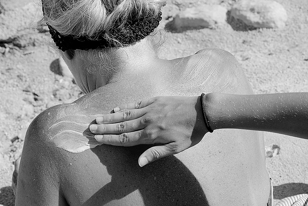 Солнцезащитный крем придумали в СССР! Какие 7 предметов имеют советские корни? Фото © ТАСС / Zuma / Patrick Lefevre