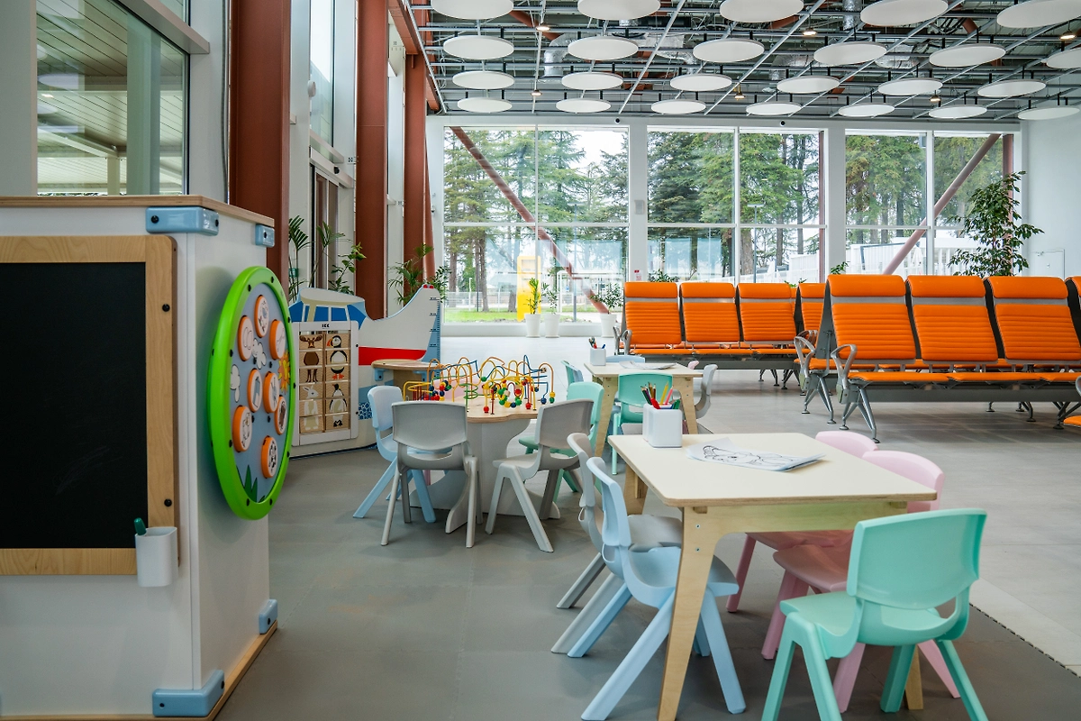 В Абхазии ввели в эксплуатацию новый аэровокзальный комплекс аэропорта Сухум. Фото © Представлено пресс-службой для Life.ru