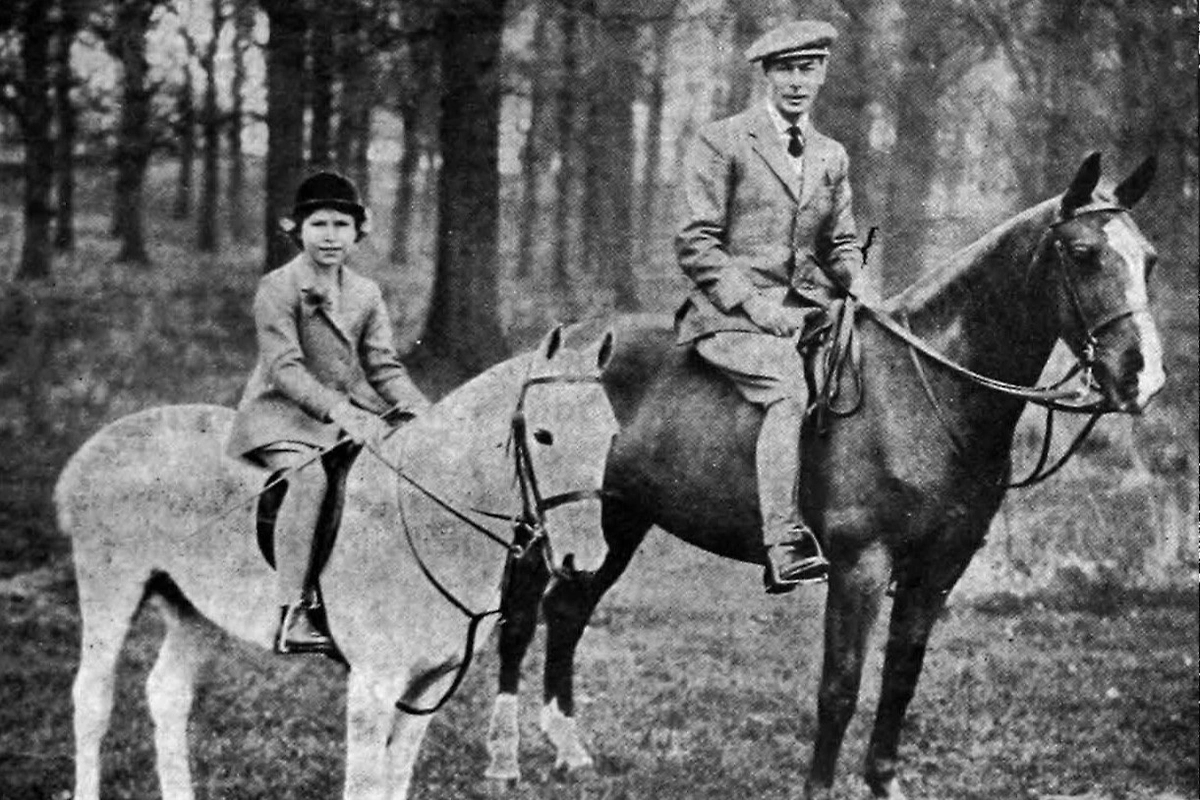 Принцесса Елизавета и её отец король Георг VI. Фото © Wikipedia