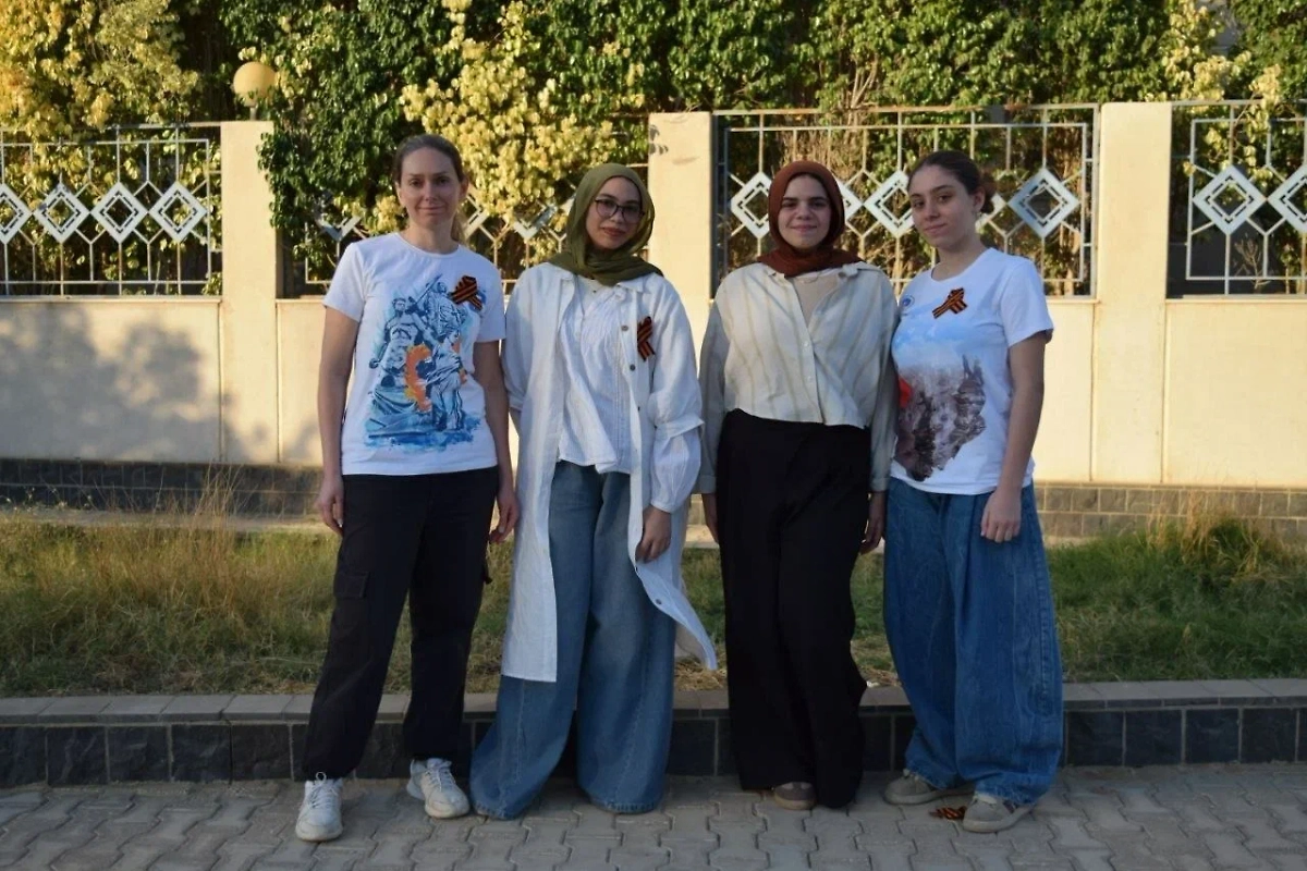 В регионах РФ и за рубежом стартовала ежегодная акция «Георгиевская лента». Фото © Предоставлено Life.ru