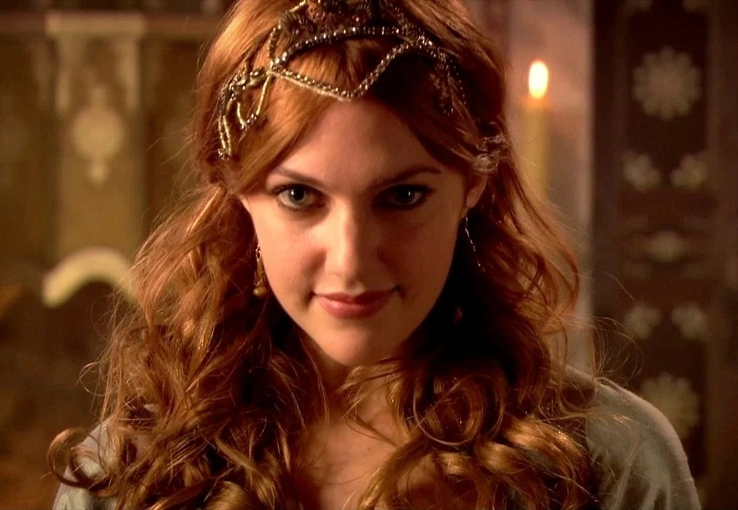 Султан Сулейман и Хюррем: как рыжая девушка стала единственной законной женой султана? Фото © Кадр из сериала «Великолепный век», режиссёр Дурул Тайлан, сценаристы Мераль Окай, Йылмаз Шахин / Kinopoisk.ru