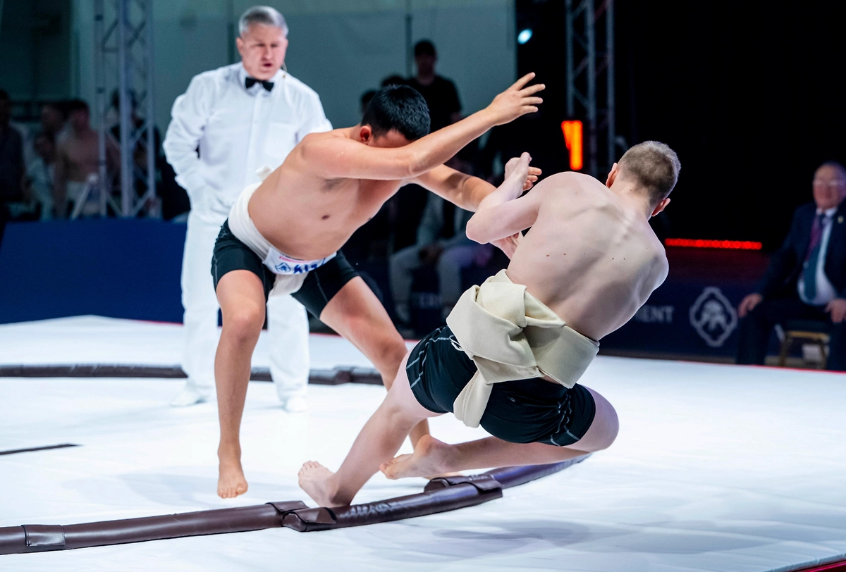 Не менее 2 тысяч спортсменов в России выбрали делом  всей жизни сумо. Фото © Федерация сумо России / vk.com