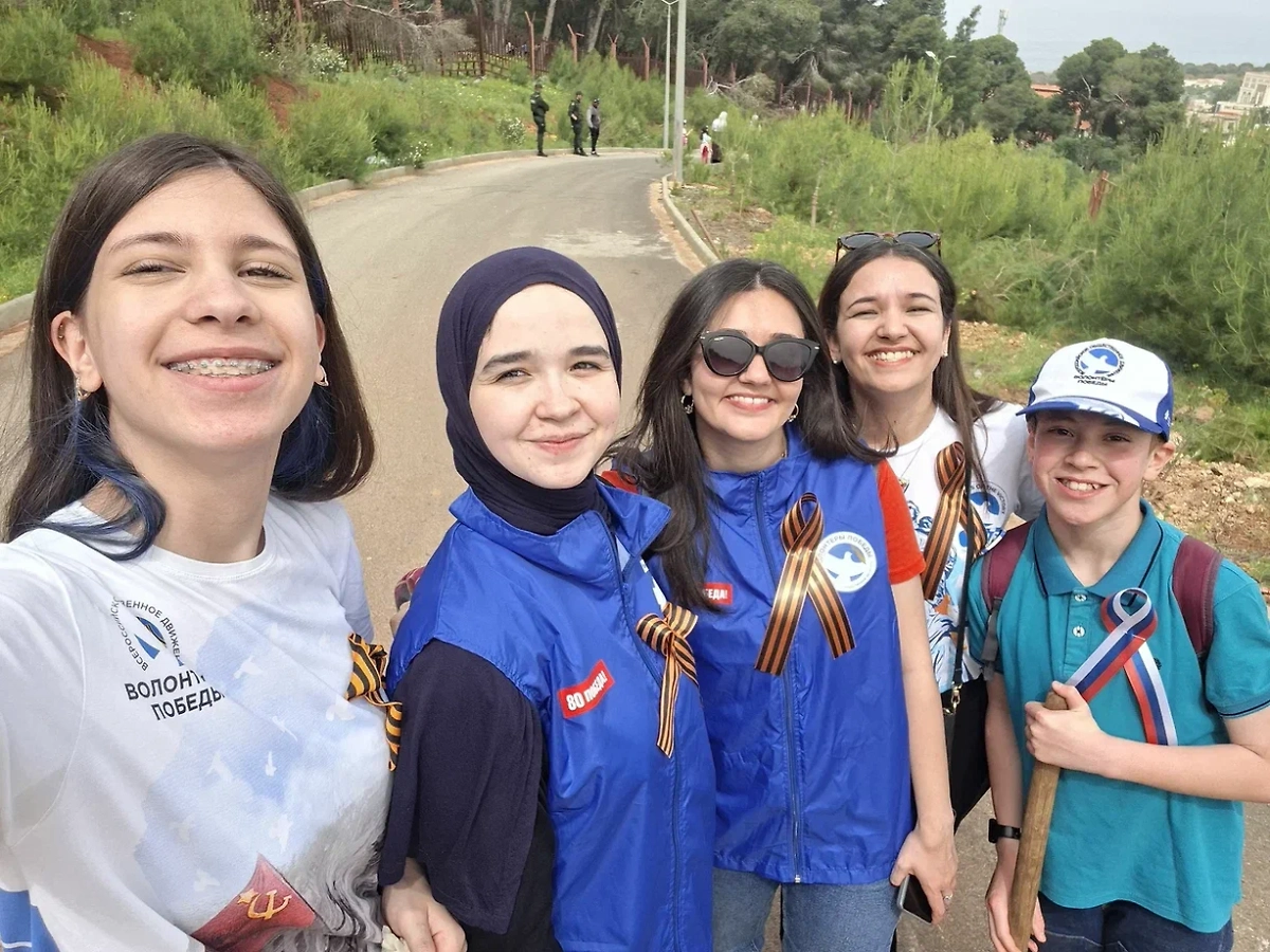 В регионах РФ и за рубежом стартовала ежегодная акция «Георгиевская лента». Фото © Предоставлено Life.ru