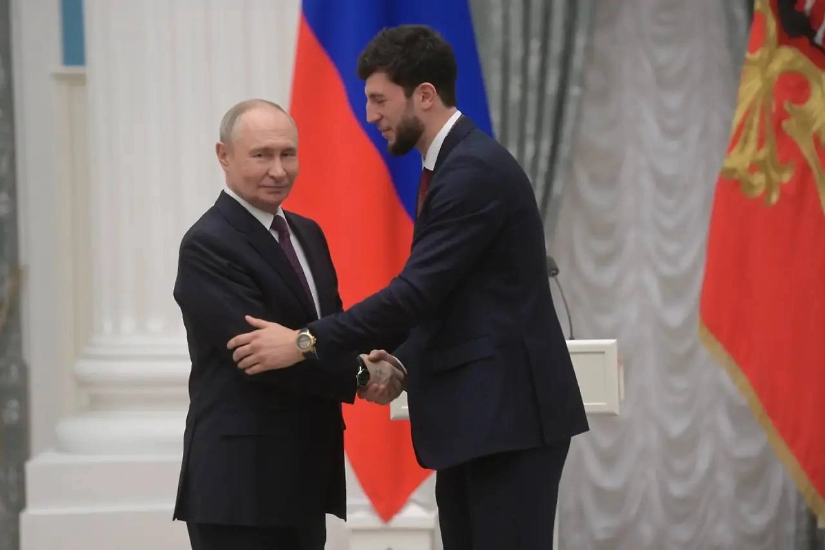 Путин вручил ордена и медали российским боксёрам — победителям мировых первенств