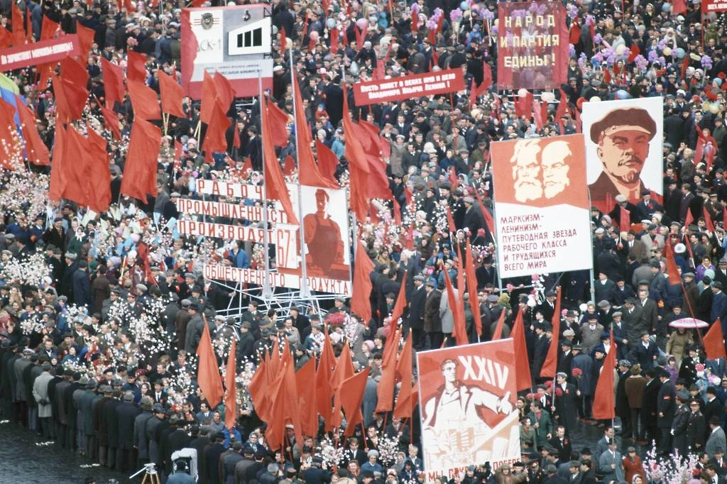 Первомай в СССР отмечался особенно широко. Фото © ТАСС / Алексей Стужин