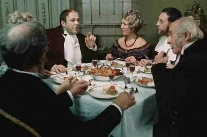 Фото © Кадр из фильма «Мёртвые души», режиссёр Михаил Швейцер, сценаристы Михаил Швейцер, Николай Гоголь / Kinopoisk