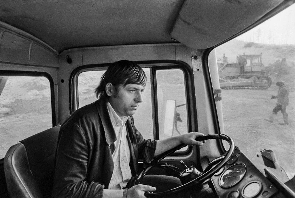 Как соль помогала советским водителям зимой и весной: простой и эффективный метод. Фото © ТАСС / Григорий Калачьян