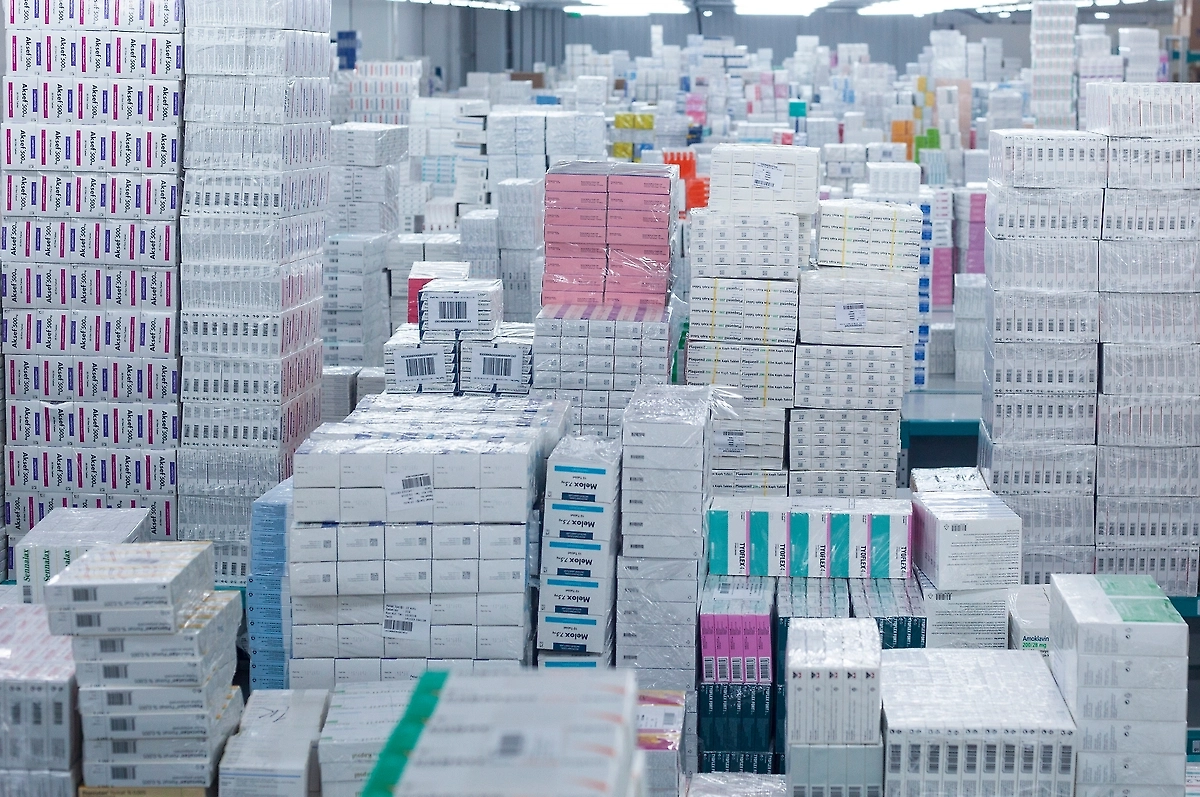 Трамп подписал указ о 100-процентных пошлинах на импорт лекарств