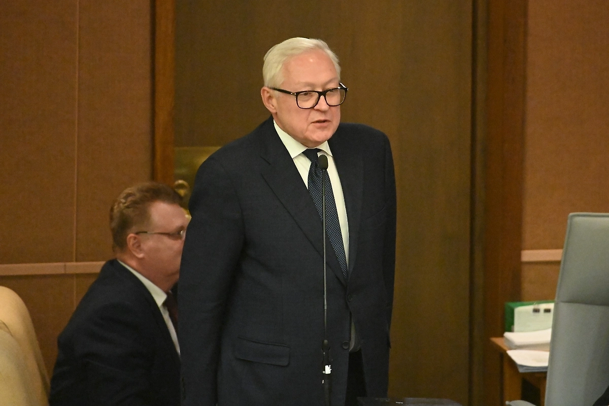 Рябков назвал кратчайший путь к миру на Украине