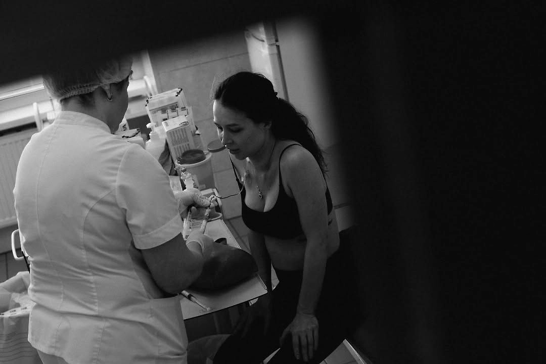 Лерчек проходит курс лечения от онкологии. Фото © Instagram (признан экстремистской организацией и запрещён на территории Российской Федерации) / im__lu_