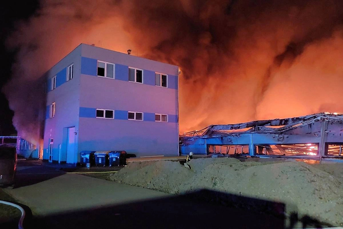 Обложка © X / HZS Pardubický kraj