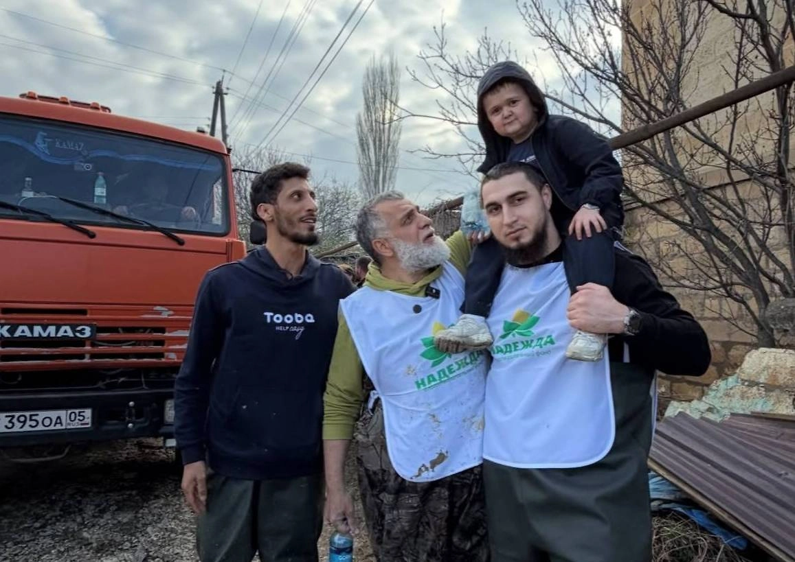 Хасбик в посёлке Мамедкала. Фото © Instagram (признан экстремистской организацией и запрещён на территории Российской Федерации) / fondnadejda