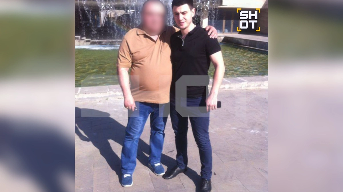 Варшам Давтян со своим отцом. Фото © Telegram / SHOT