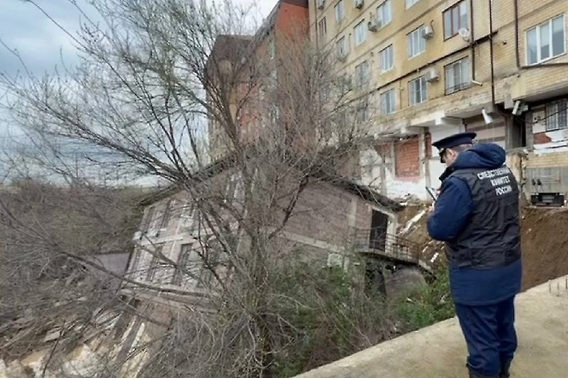 Рухнувшая во время потопа многоэтажка в Махачкале была построена с нарушениями