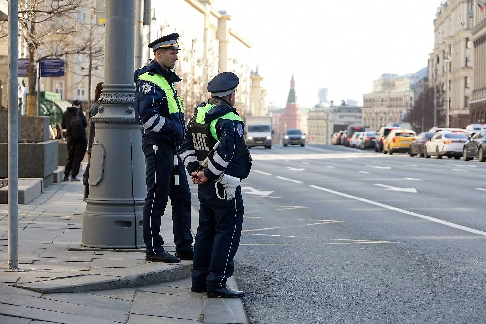 Сотрудники ГИБДД могут проводить рейды совместно с судебными приставами. Фото ©&nbsp;ТАСС / Олег Елков