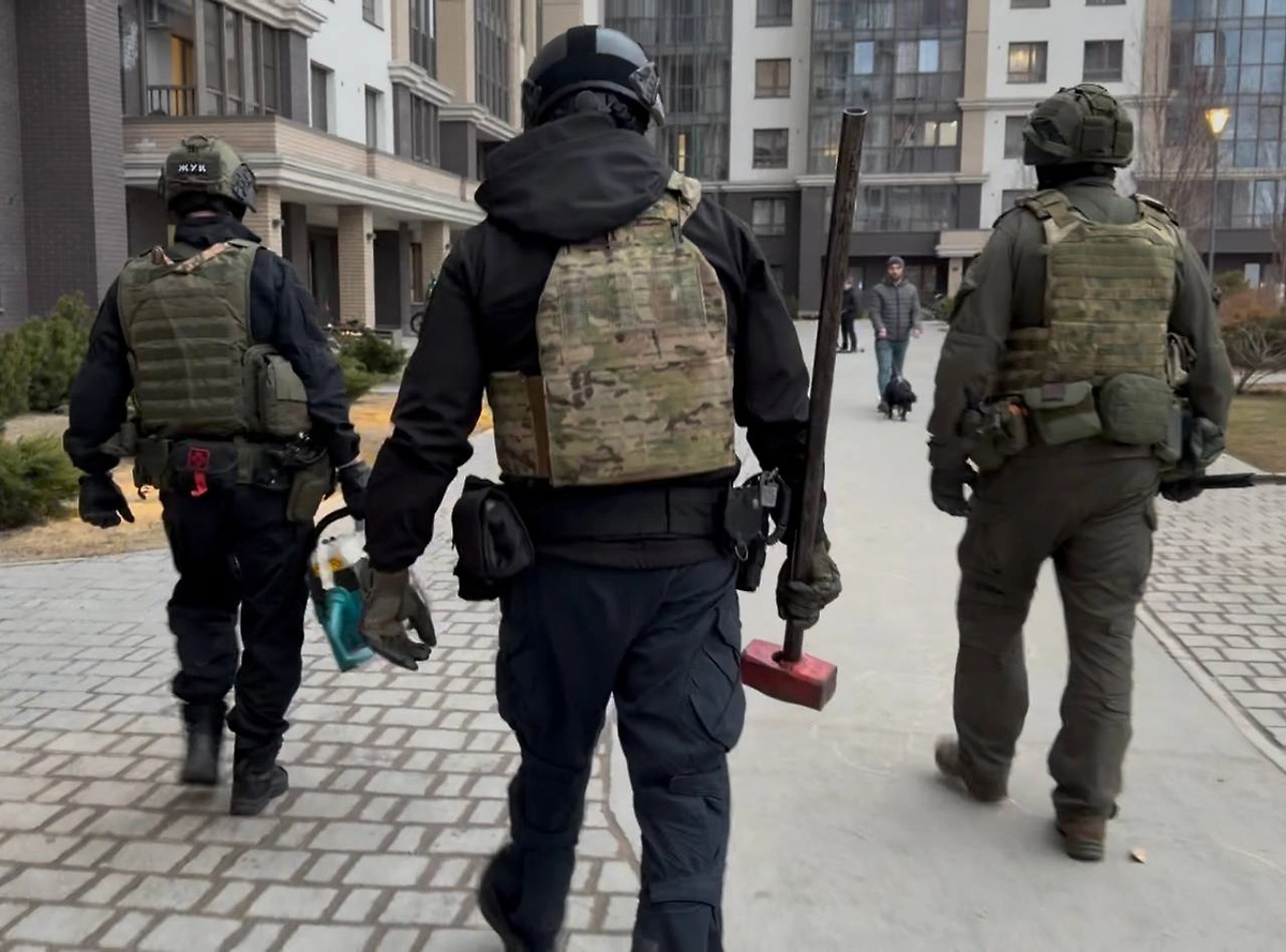 Задержание сотрудников компании «Воин вправе» за обман участников СВО. Фото © Прокуратура Новосибирской области